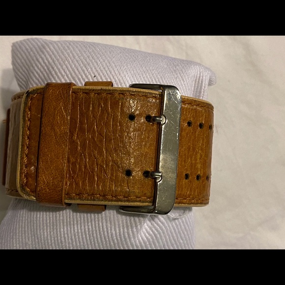 Watch - Picture 3 of 4